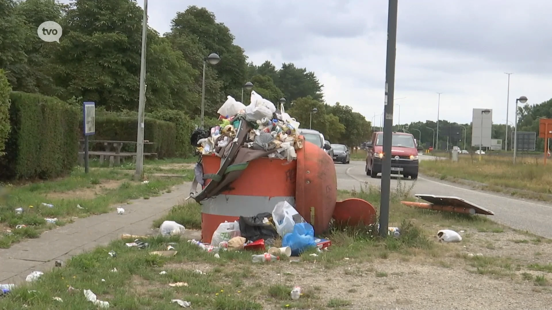 Sluikstortprobleem op snelwegparkings langs E17 in Waasmunster nooit eerder zo groot