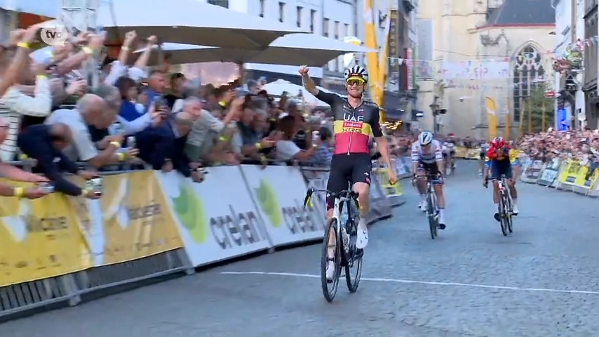 Tim Wellens wint 88ste Natourcriterium: "Veel pijn in de benen, maar magnifiek om door Aalst te rijden"