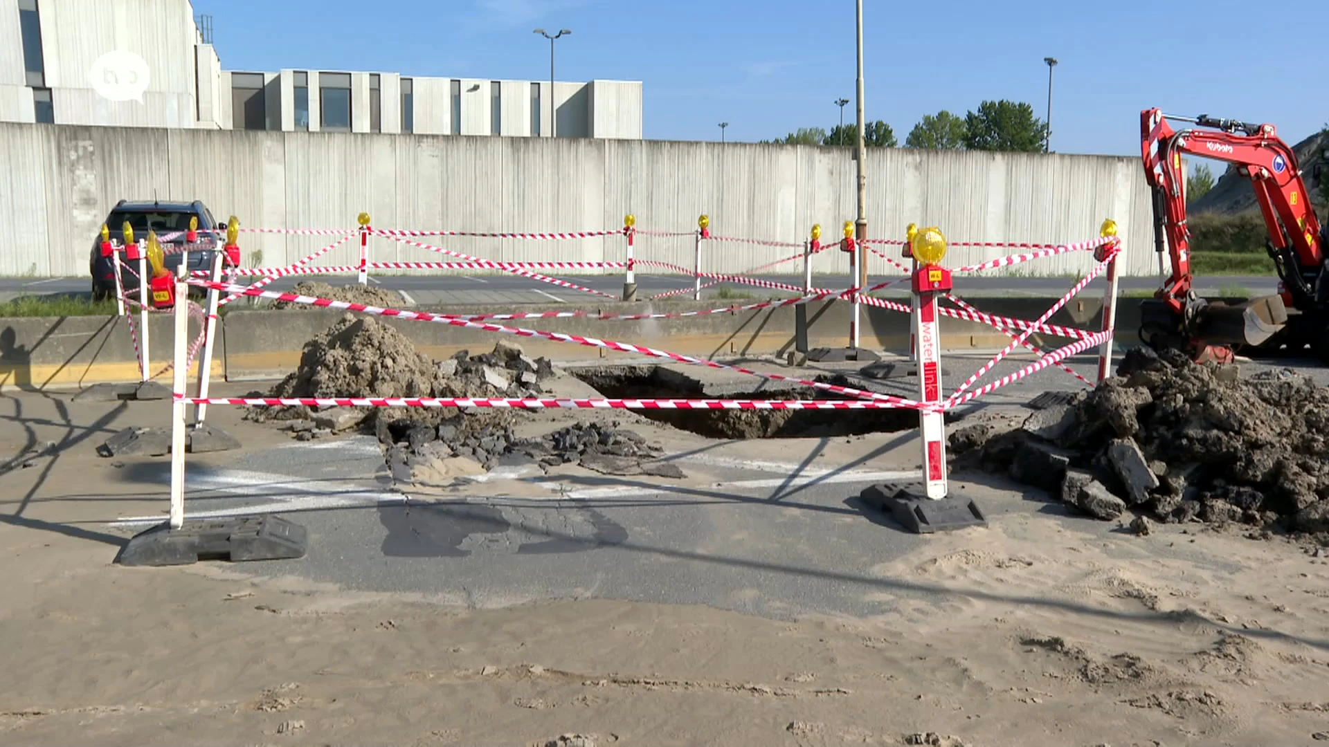 Beatrijslaan in Burcht al zeker tot maandag afgesloten door waterlek
