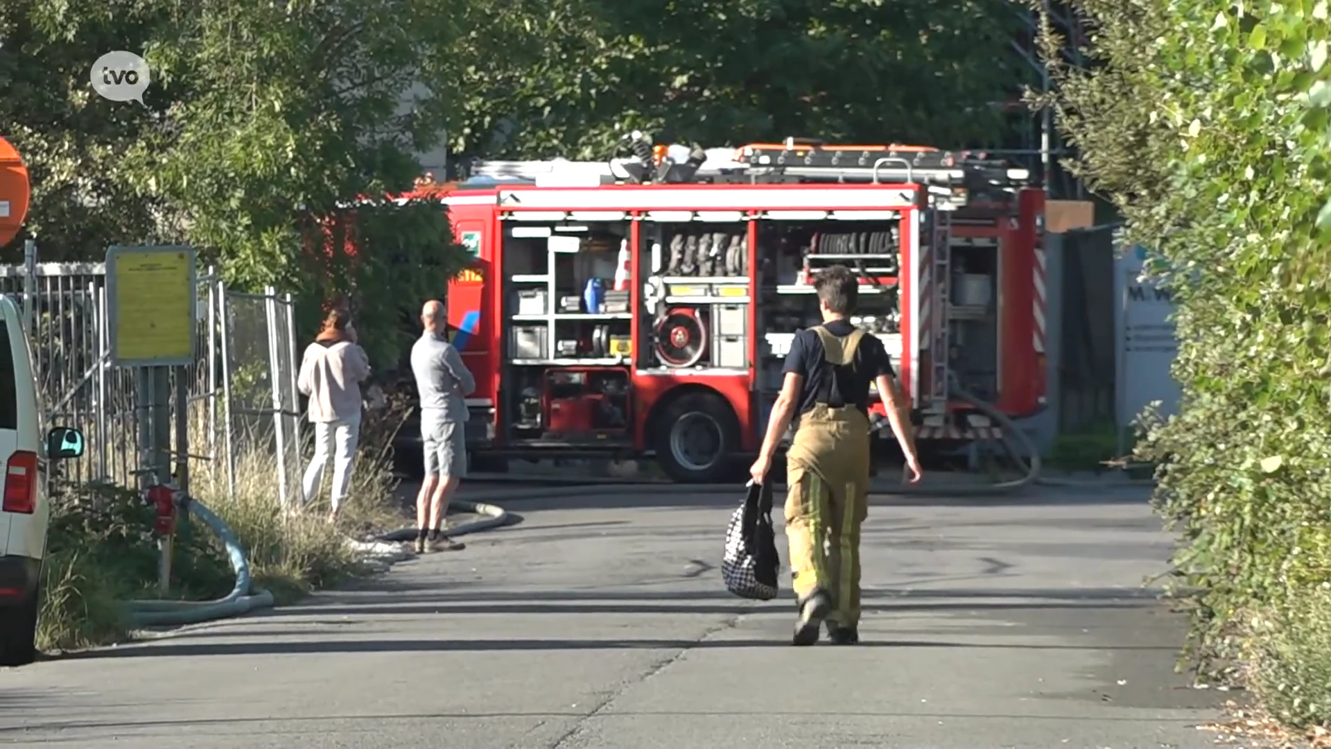 Zware brand bij recyclagepark van MIWA in Sint-Niklaas: kantoorgebouw brandt volledig uit