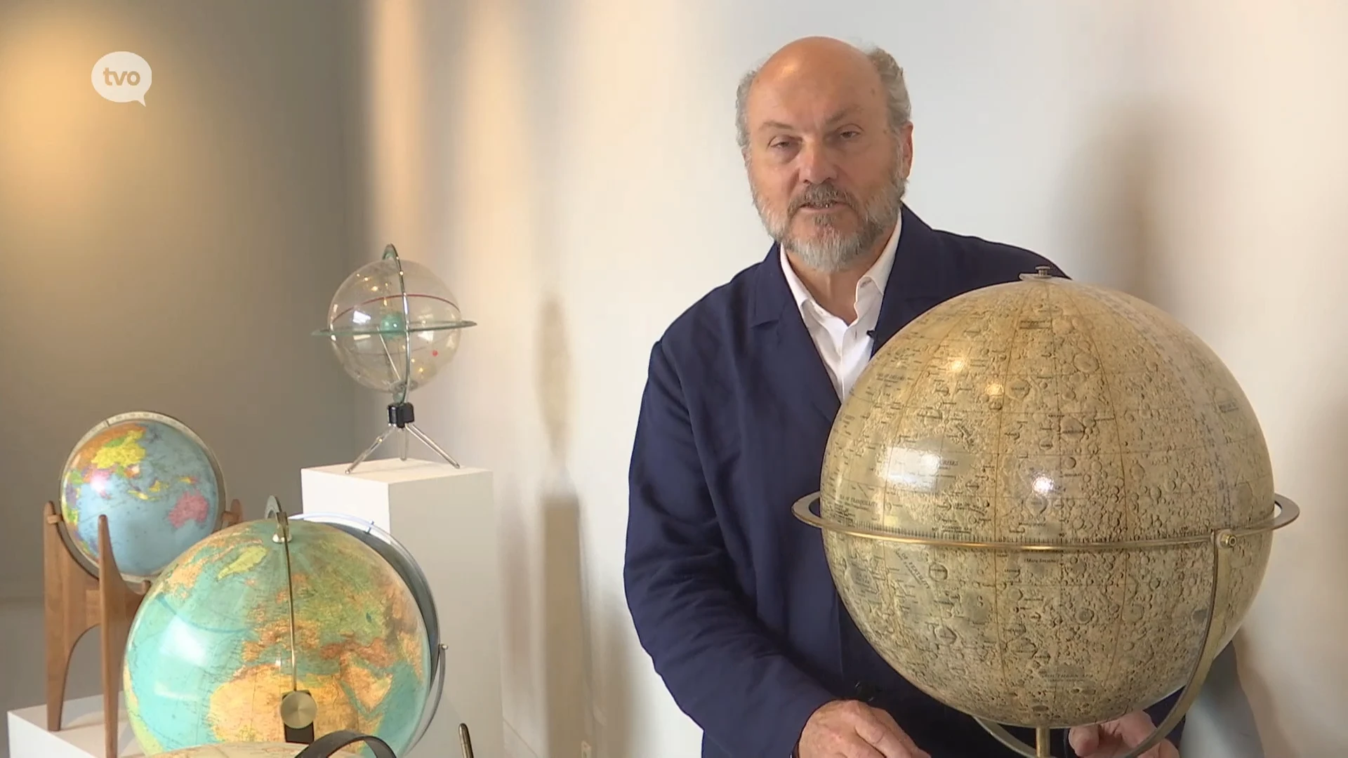 Nederlandse architect schenkt 250 globes aan MAP-Mercator in Sint-Niklaas
