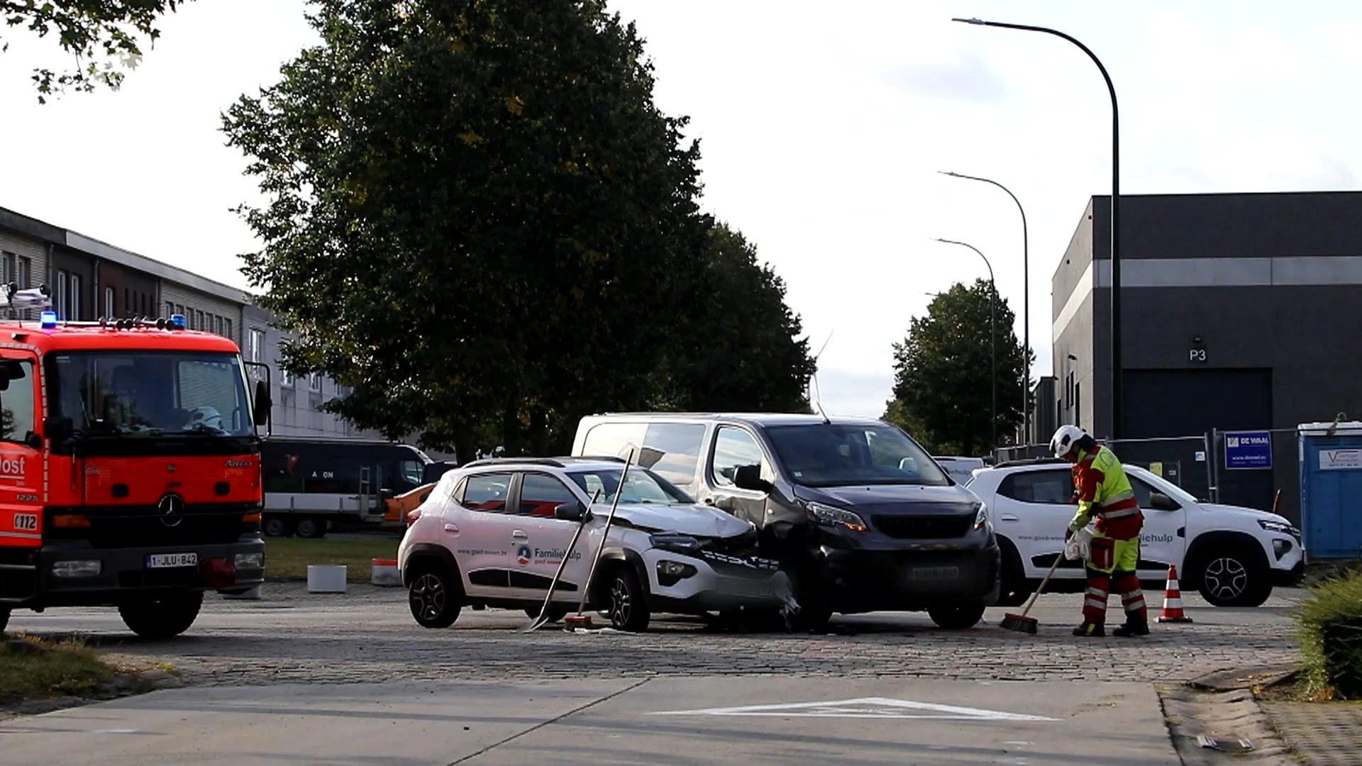 Twee verkeersongevallen tijdens ochtendspits in Zele, een autobestuurder raakte gewond