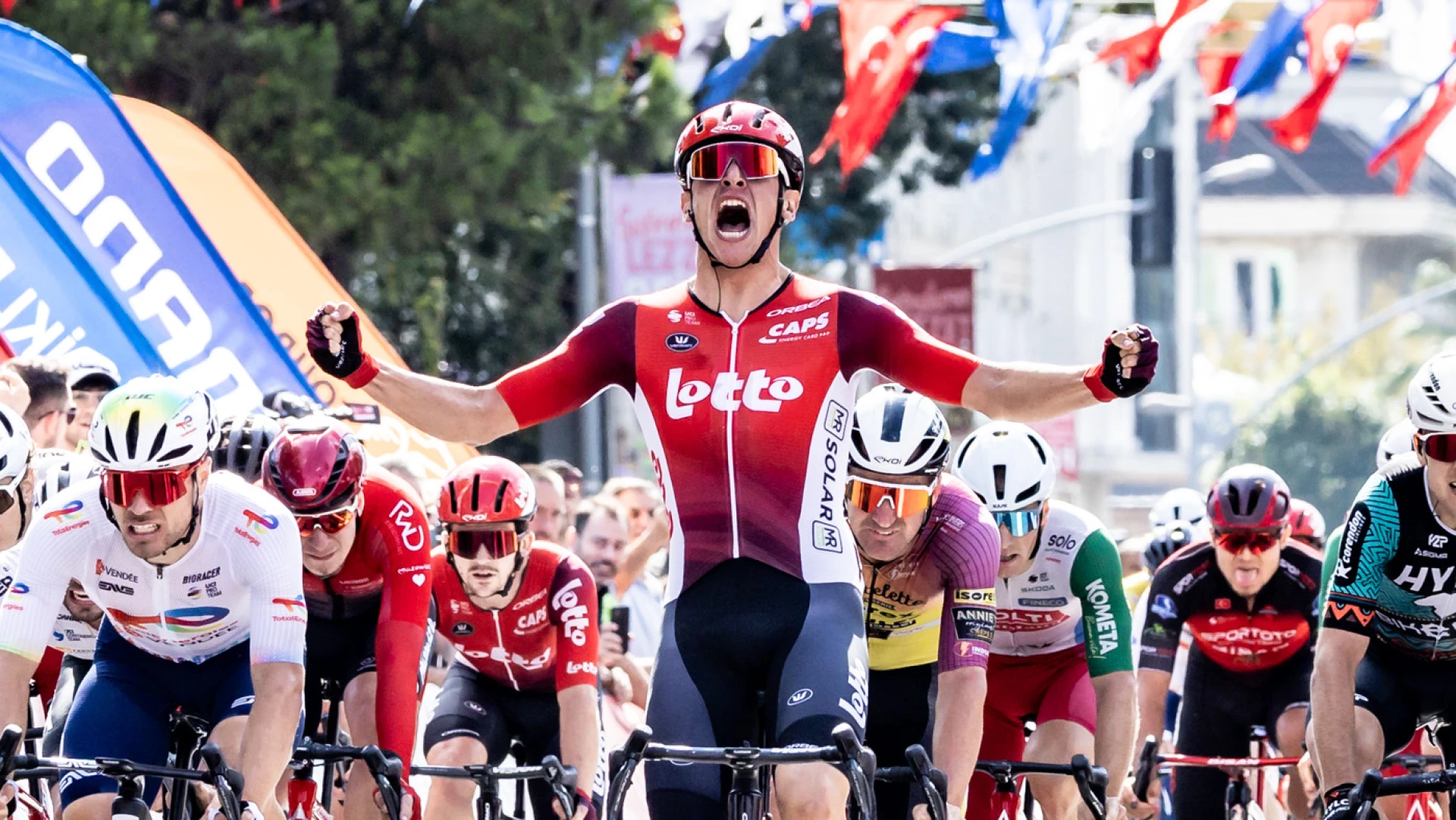 Steffen De Schuyteneer (Lotto) uit Geraardsbergen wint slotetappe in Ronde van Istanbul