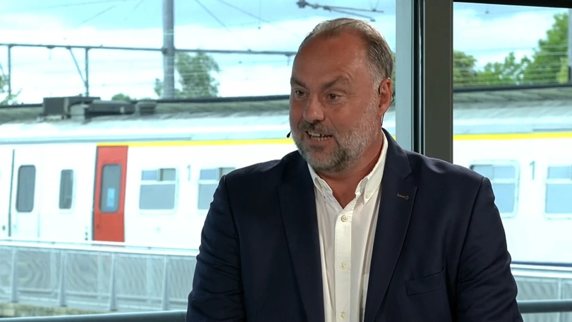 Huisanalist Bart Van den Eede fileert de competitiestart in het voetbal, herbekijk het volledige gesprek