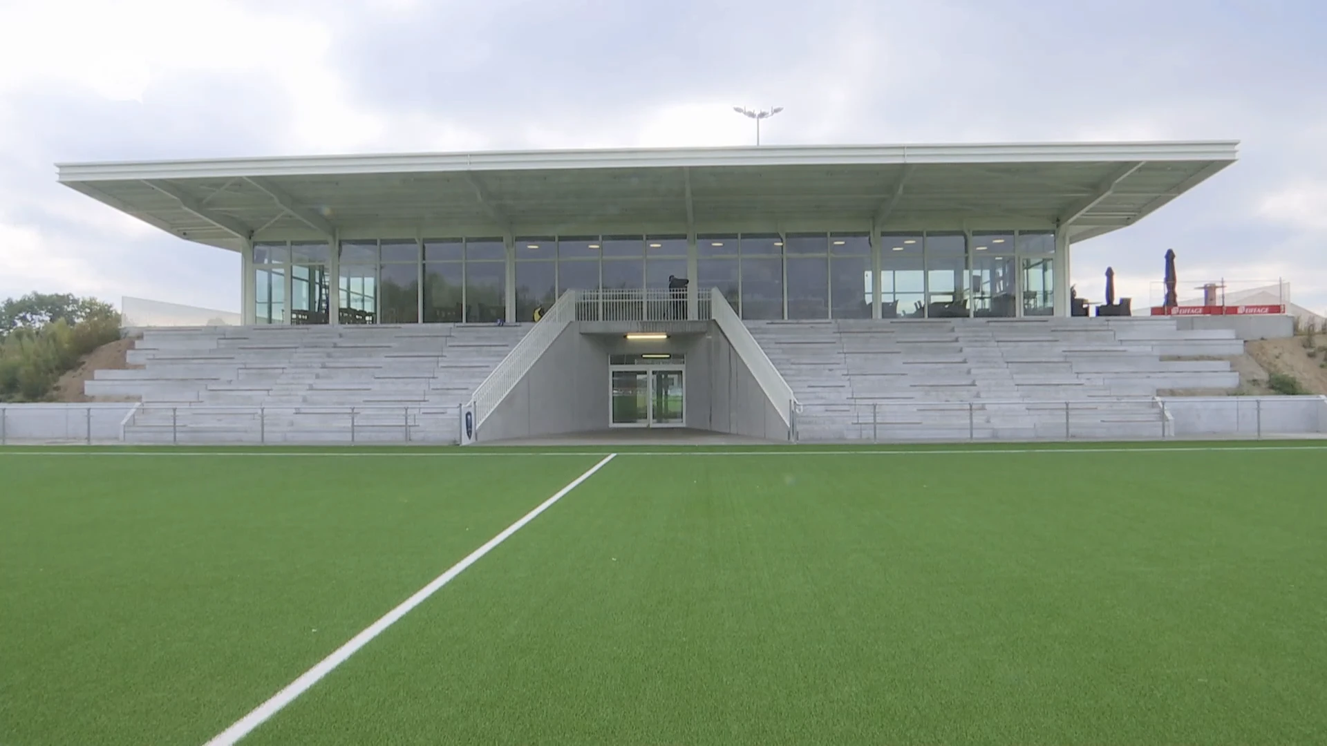 Sportpaviljoen De Middenstip in Sint-Niklaas is klaar voor gebruik