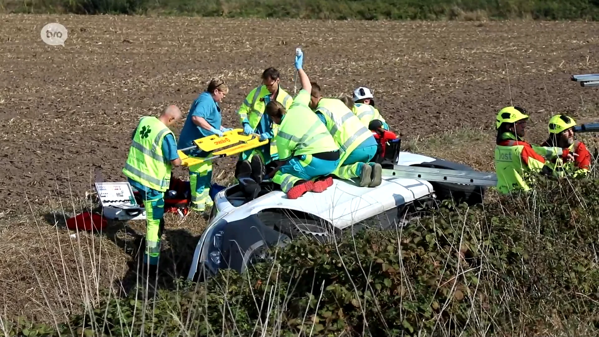 Hoofdafbeelding voor artikel Bestuurder belandt met auto…