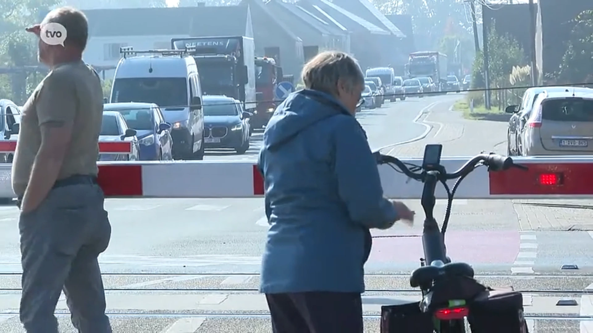 Spooroverwegen in Wichelen bleven half uurtje dicht door defecte reizigerstrein
