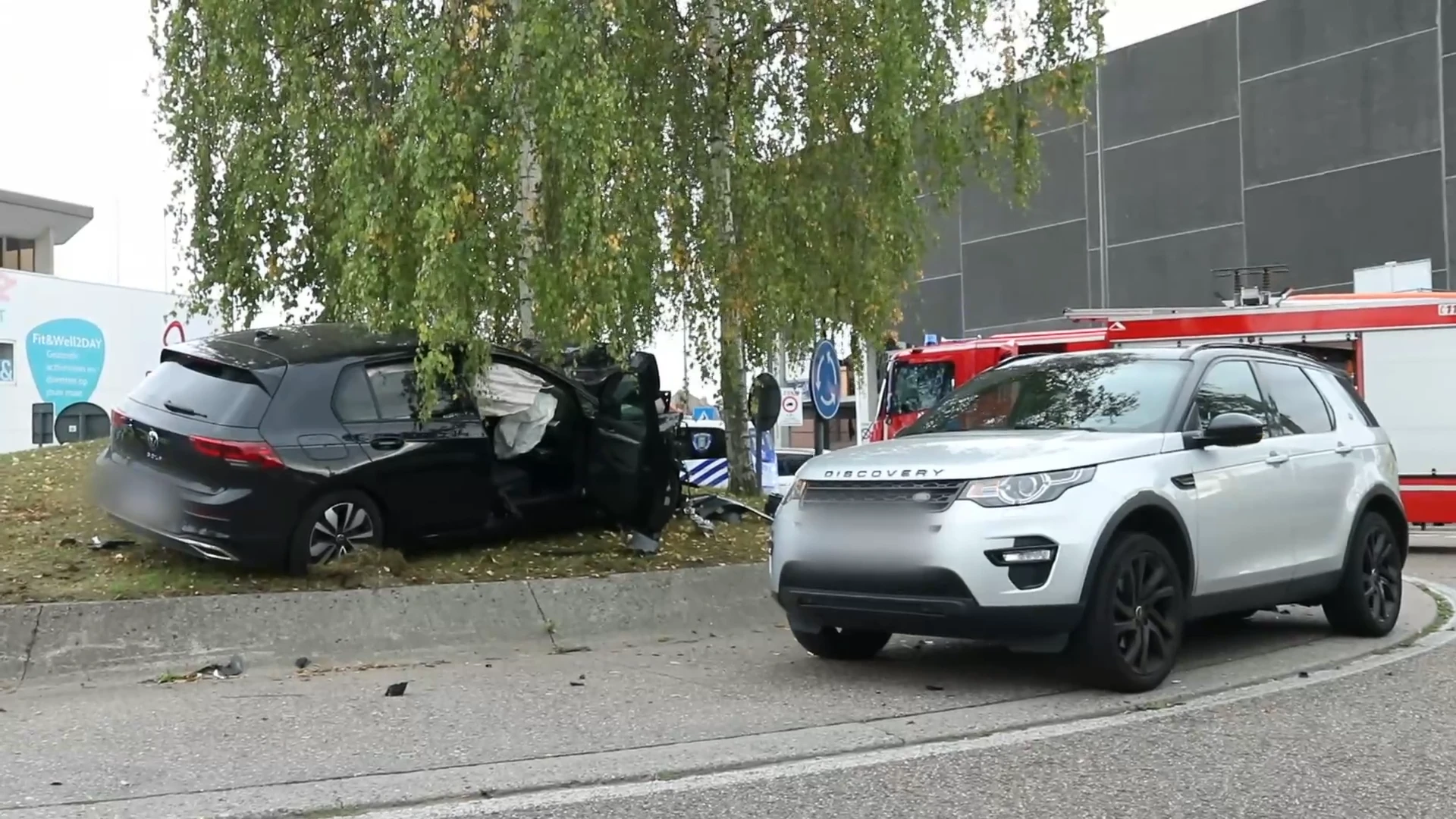 Hoofdafbeelding voor artikel Zware crash op rotonde in…