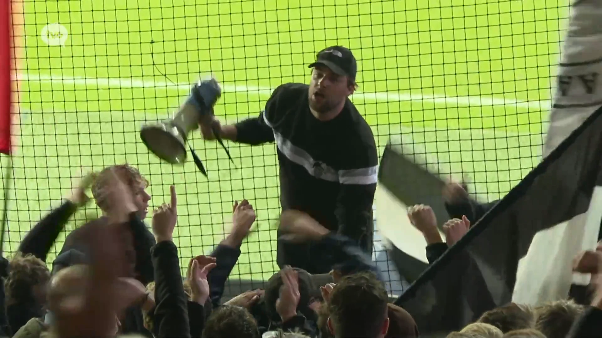 Hoofdafbeelding voor artikel Supporters Eendracht Aalst…