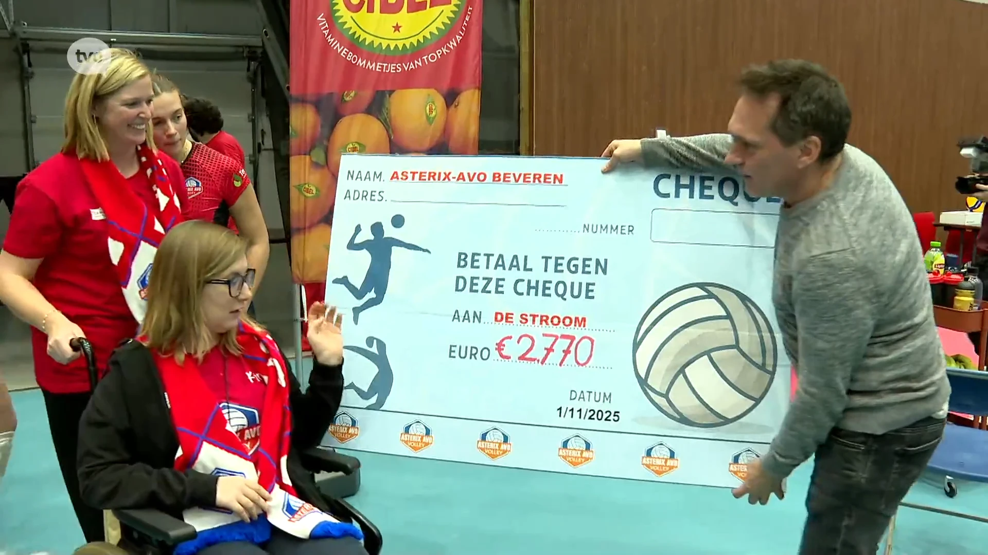 Hoofdafbeelding voor artikel Cheque voor De Stroom na benefietwedstrijd…