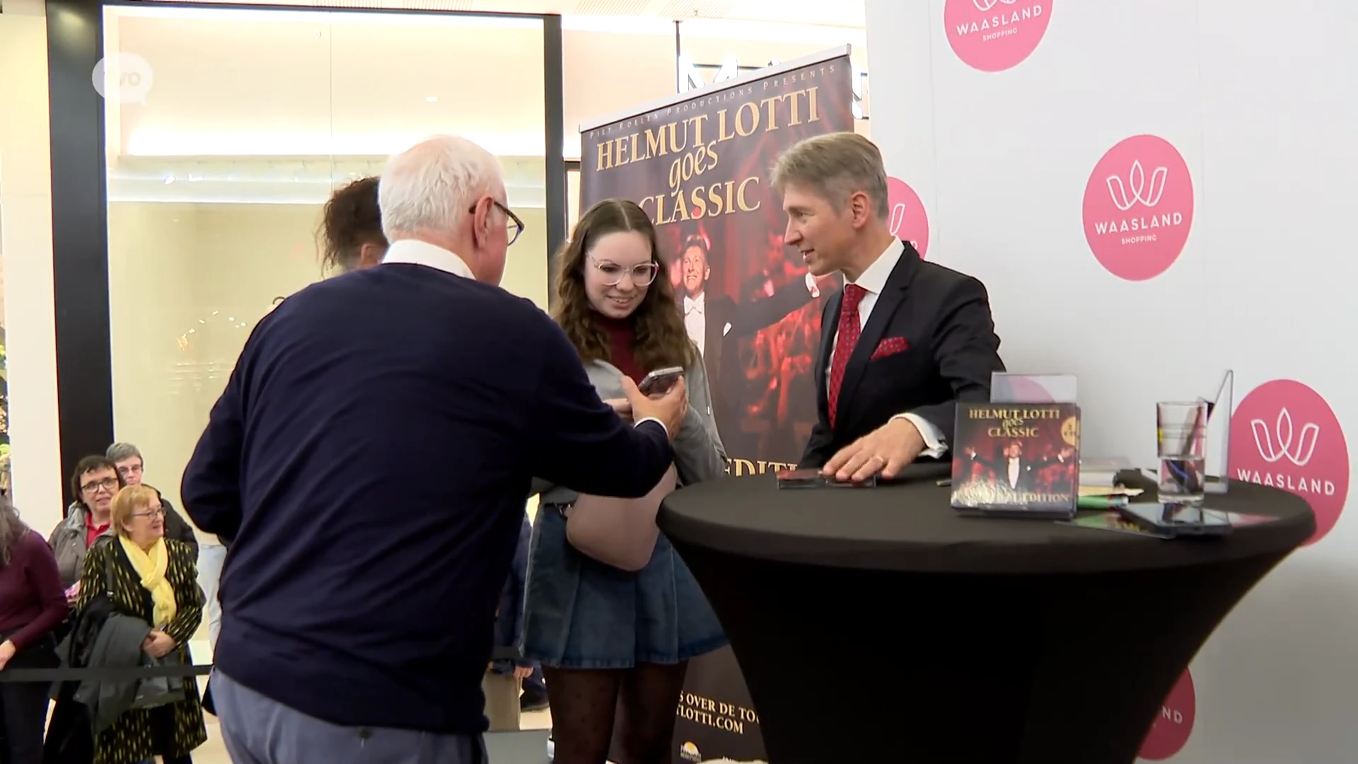 Hoofdafbeelding voor artikel Helmut Lotti signeert zijn…