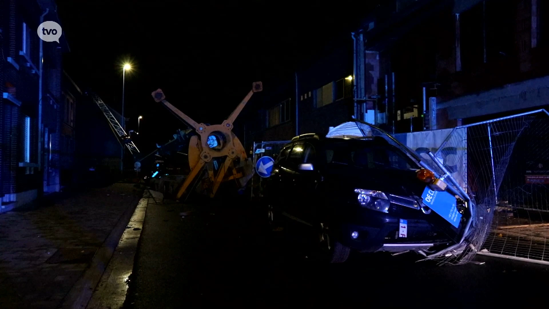 Hoofdafbeelding voor artikel Auto botst tegen bouwkraan…