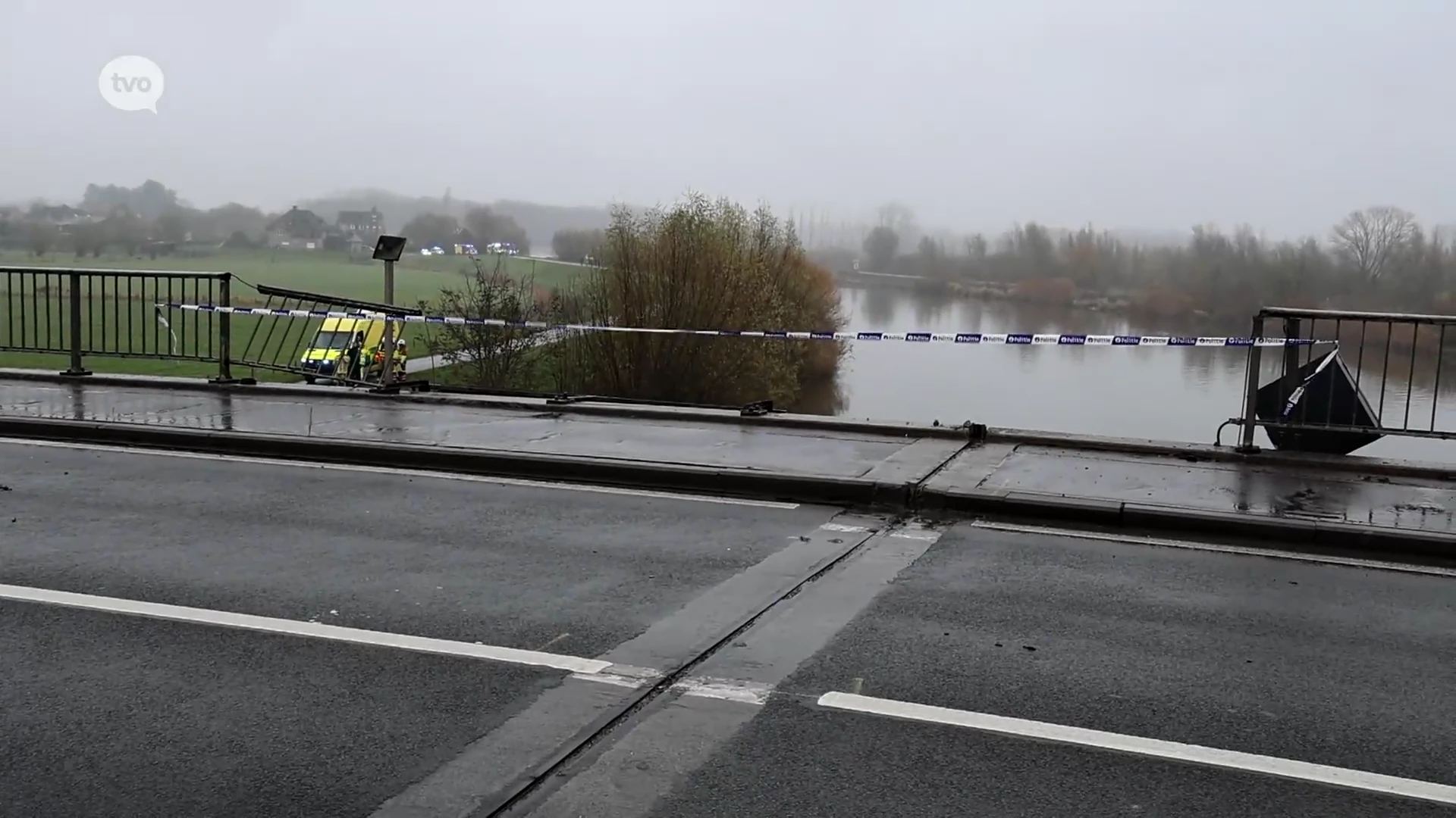 Hoofdafbeelding voor artikel Uitbergen: Auto rijdt in Schelde,…