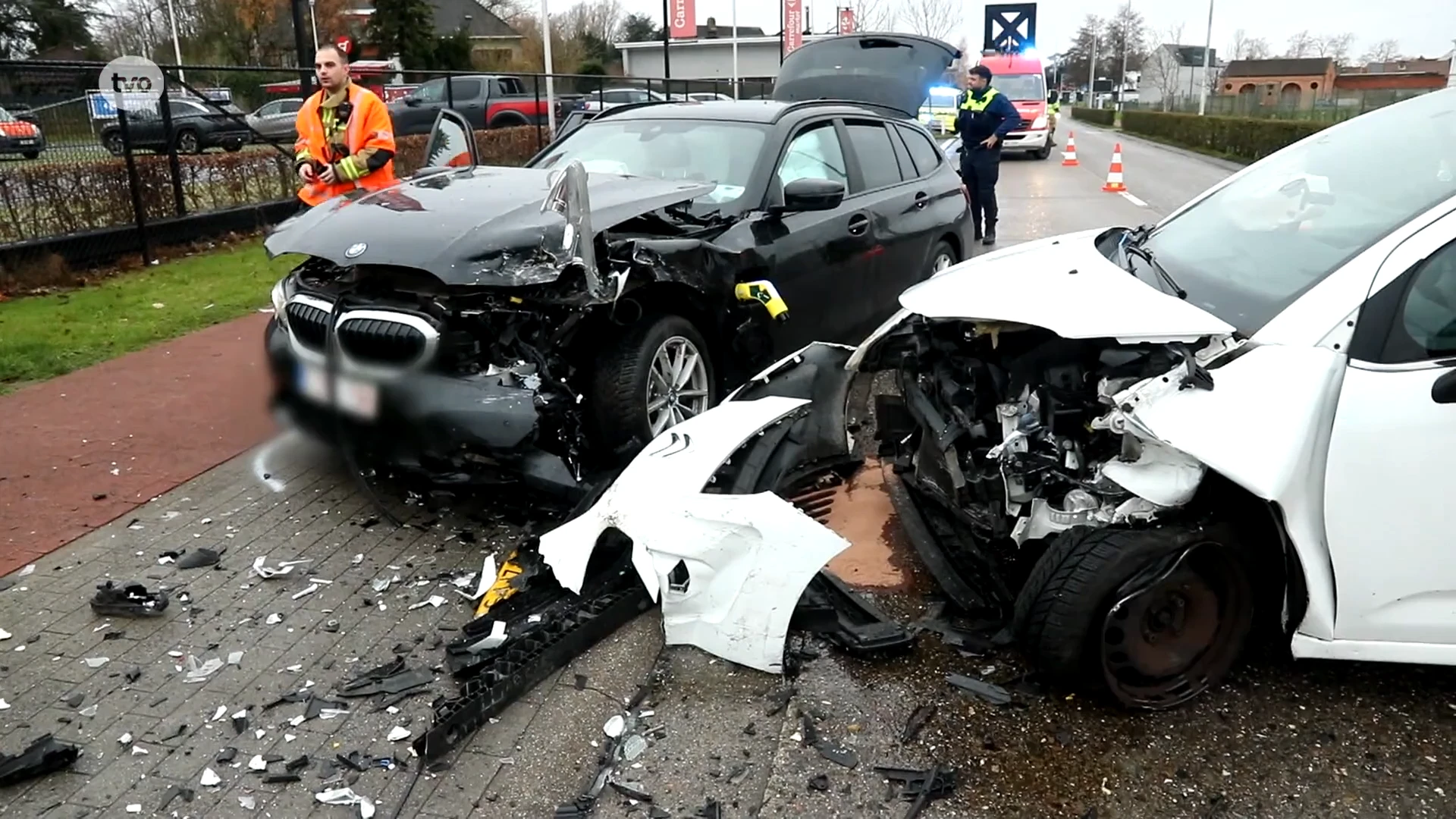 Hoofdafbeelding voor artikel Twee gewonden bij frontale…