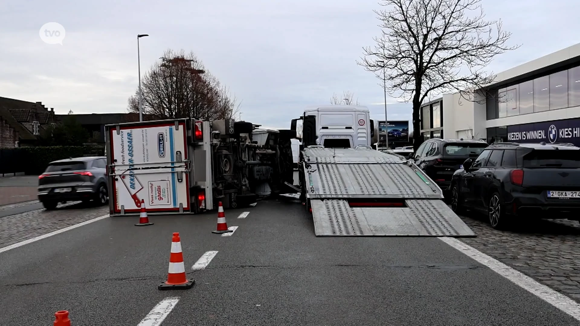 Hoofdafbeelding voor artikel Bestuurster eindigt op flank…