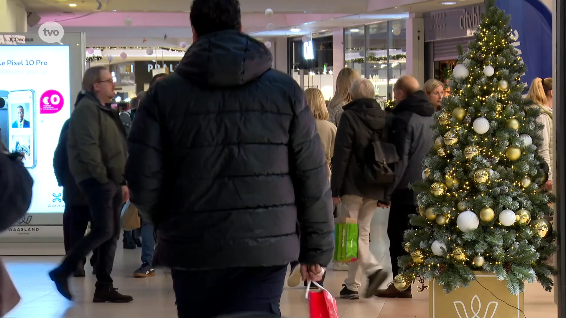 Hoofdafbeelding voor artikel Veel volk in Waasland Shopping,…