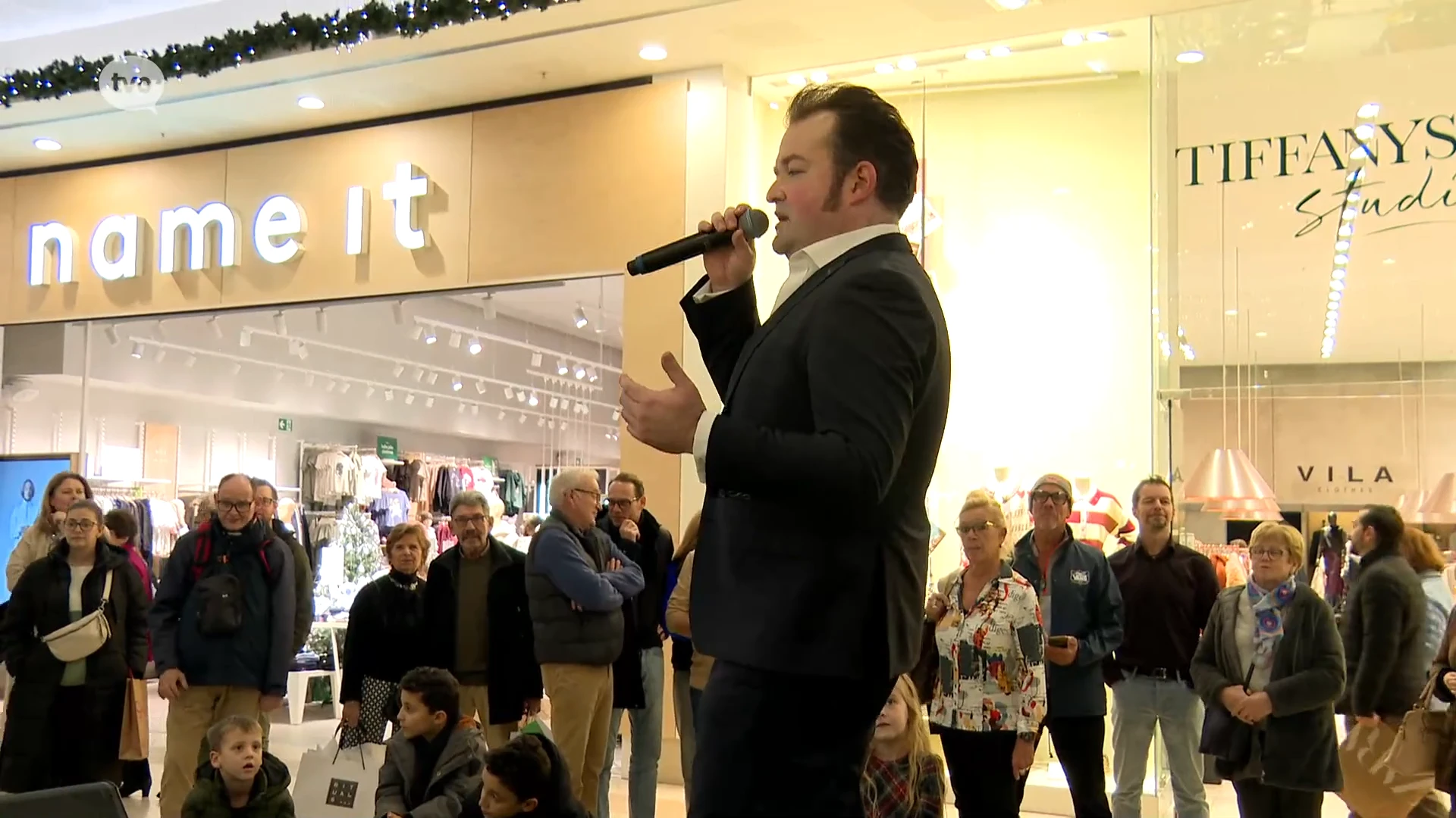 Hoofdafbeelding voor artikel Wase crooner Michael Heaven…