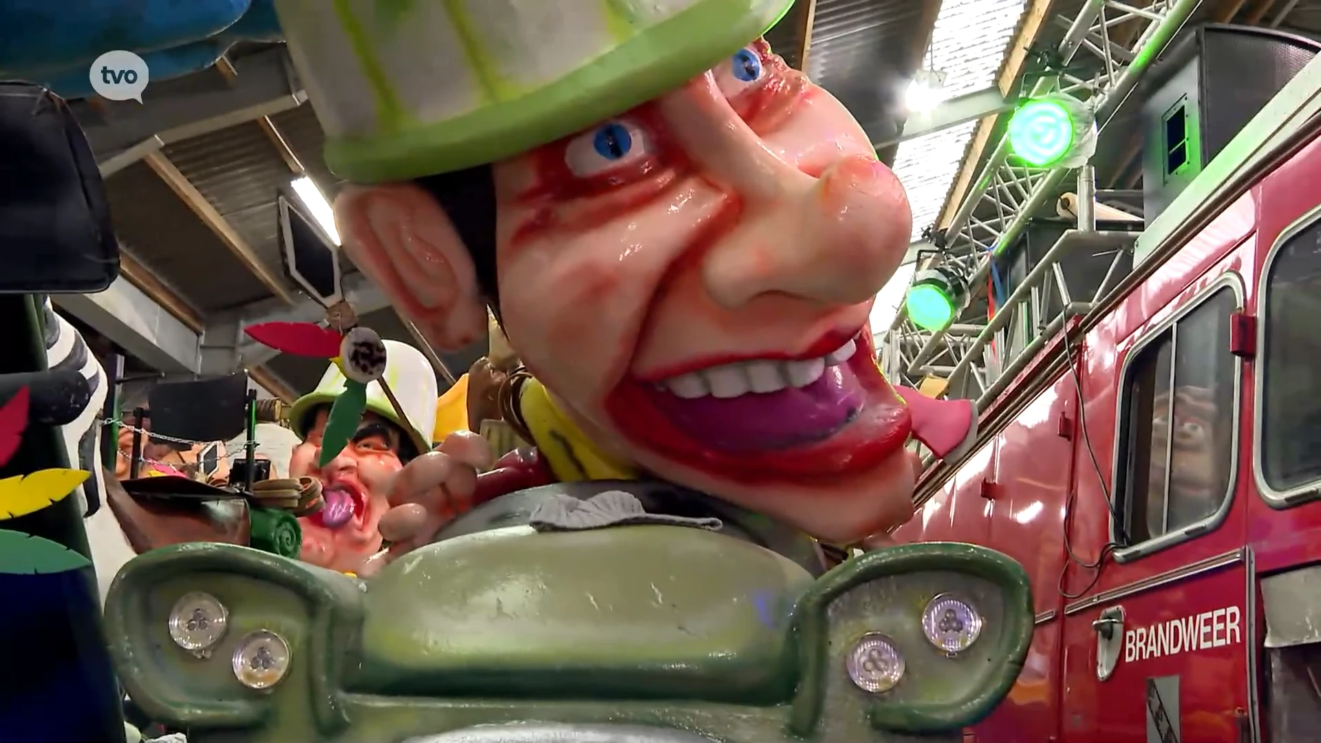 Hoofdafbeelding voor artikel Carnavalisten en inwoners…