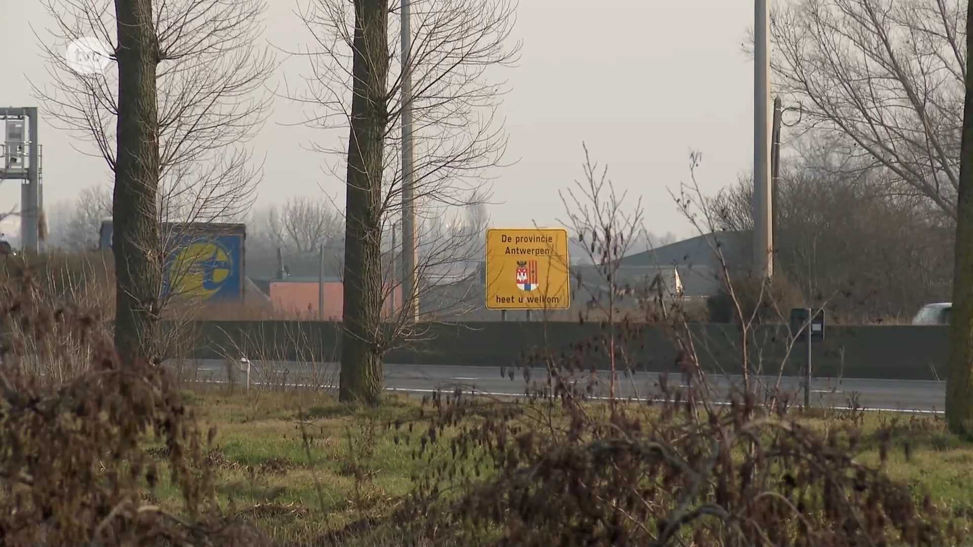 Hoofdafbeelding voor artikel Volgens verkeersborden aan…