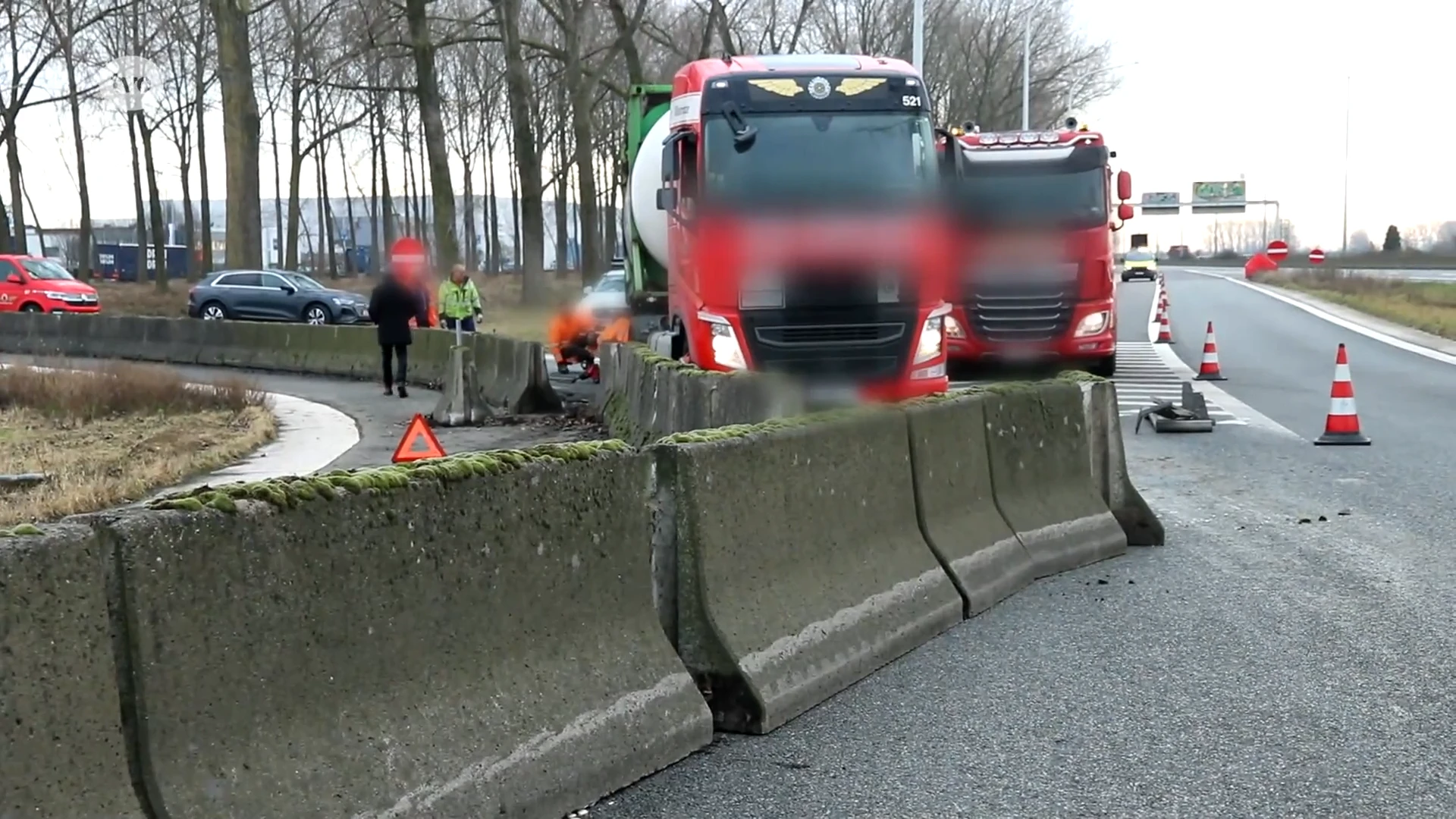 Hoofdafbeelding voor artikel Vrachtwagen belandt op rij…