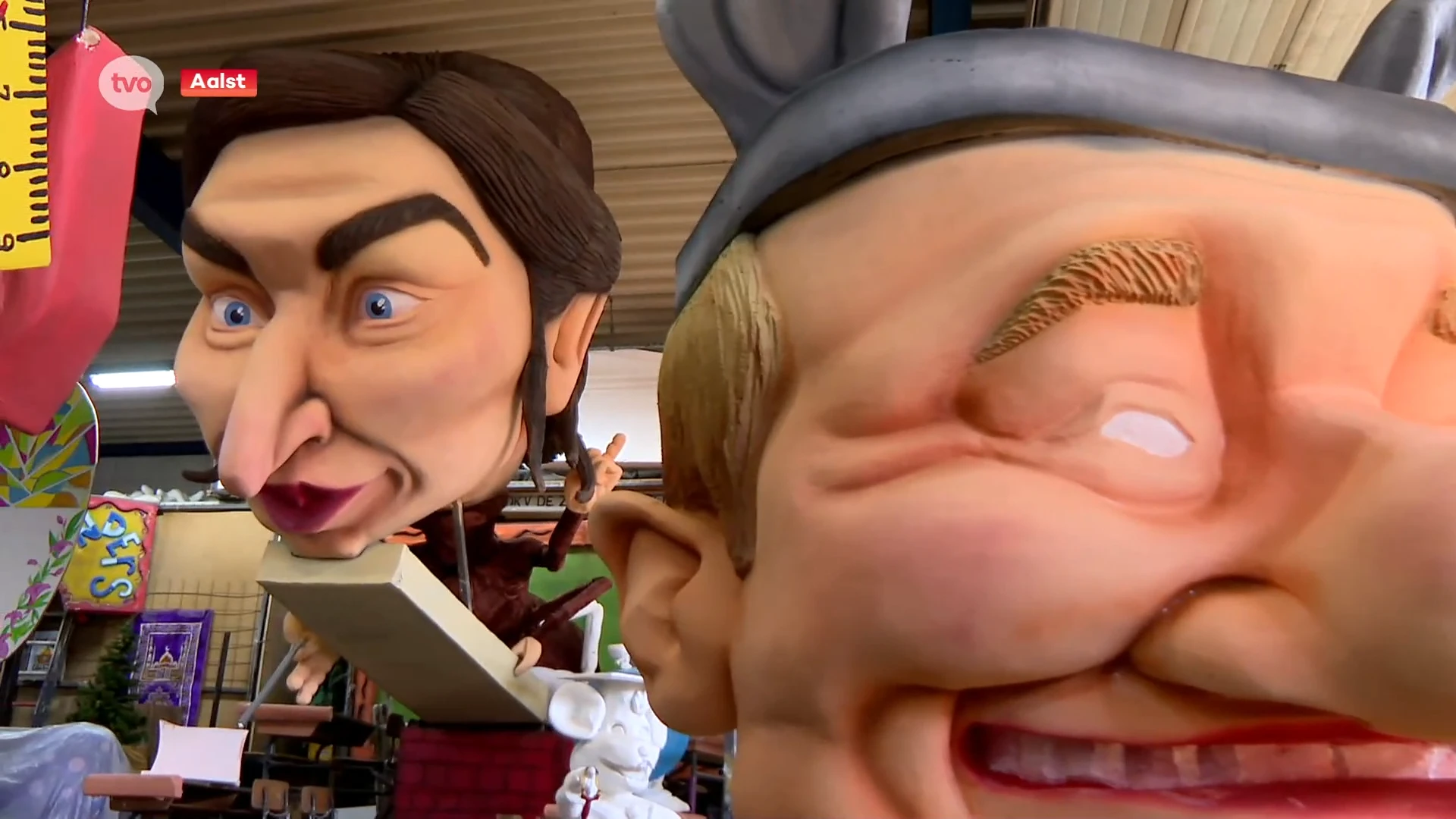 Ministers Demir en Weyts bij 'De Zwisjelmoizen' in Aalst: "Humor en wat meer lachen zal voor iedereen goed doen"