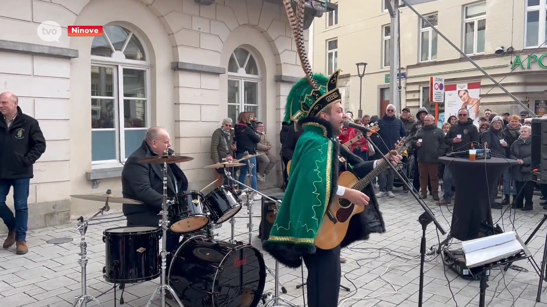 Hoofdafbeelding voor artikel Ninoofs burgemeester D'haeseleer…