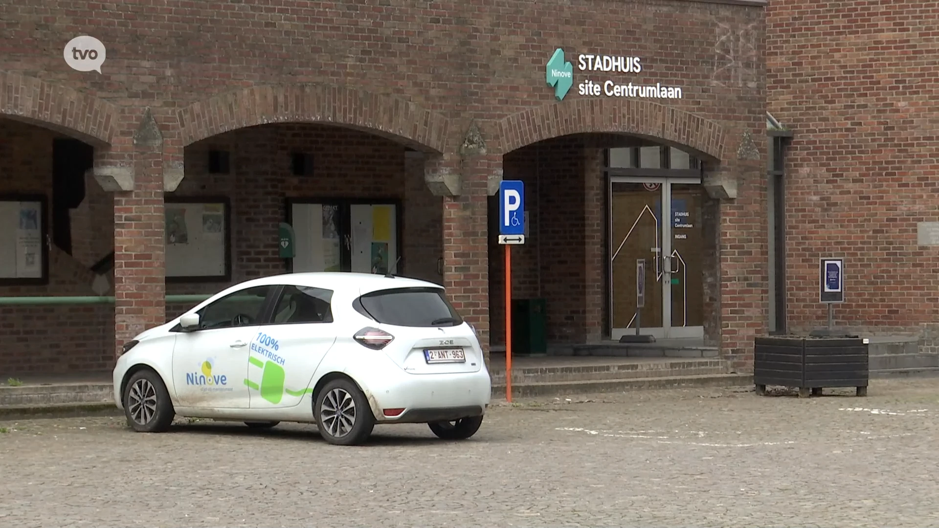 Hoofdafbeelding voor artikel Dieven dringen stadhuis van…