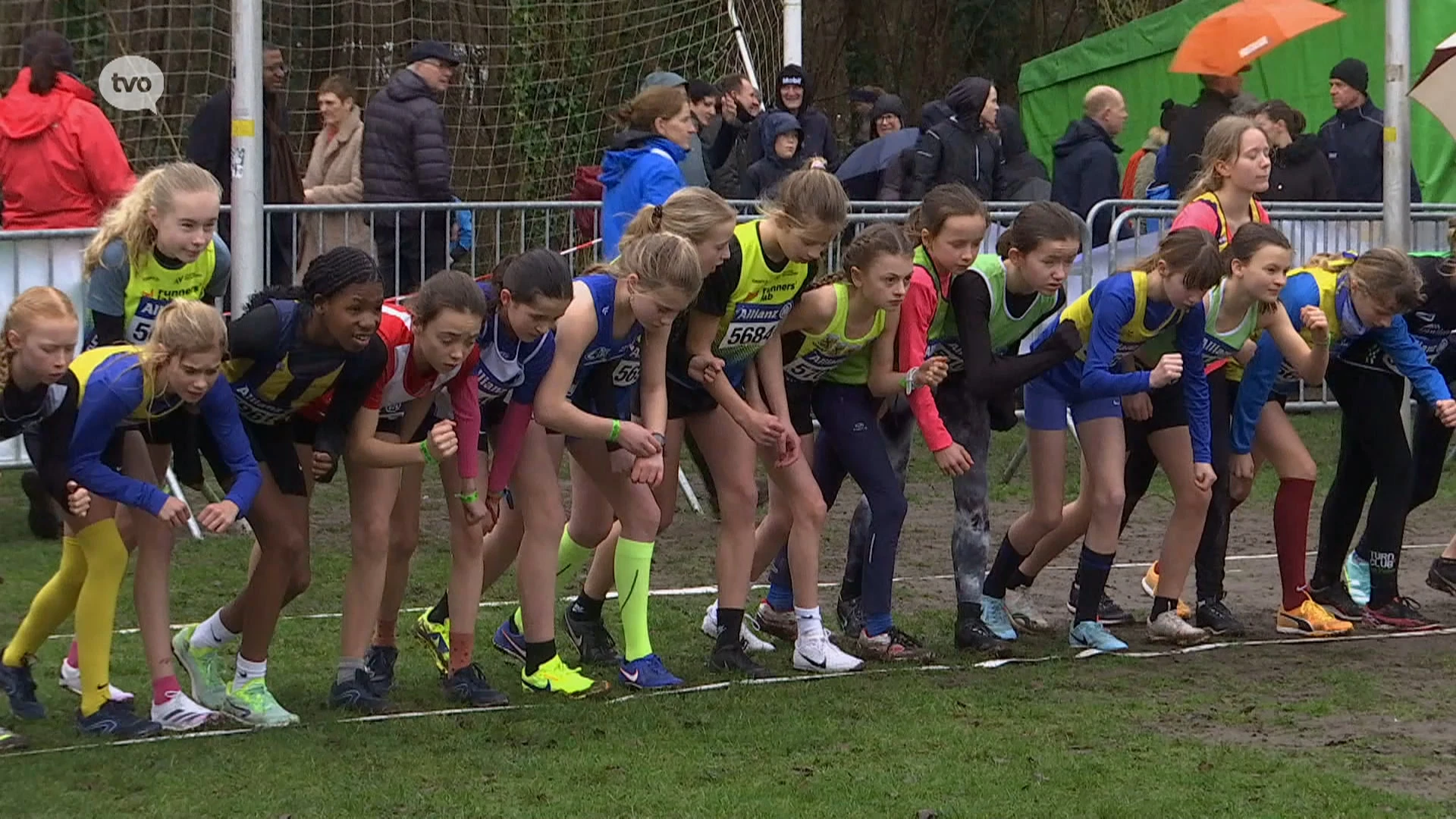 Hoofdafbeelding voor artikel Regen, modder en vandalisme…