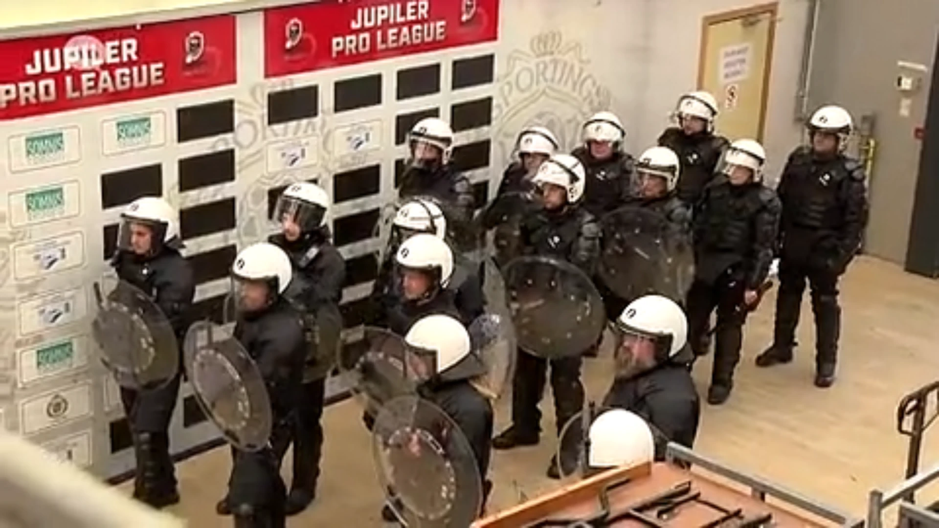 Hoofdafbeelding voor artikel Conflict na derby tussen supporters…