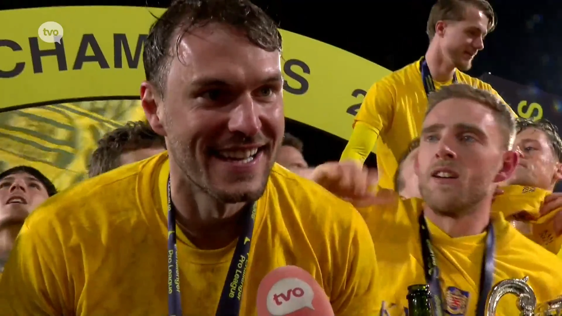 Spelers in de wolken na overwinning: "Morgen ben ik niet op de training, dat kan ik beloven"