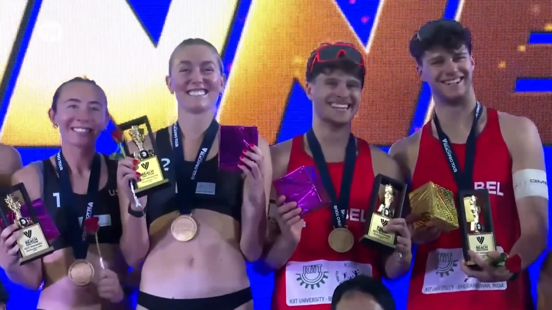 Hoofdafbeelding voor artikel Beachvolleybalspelers winnen…