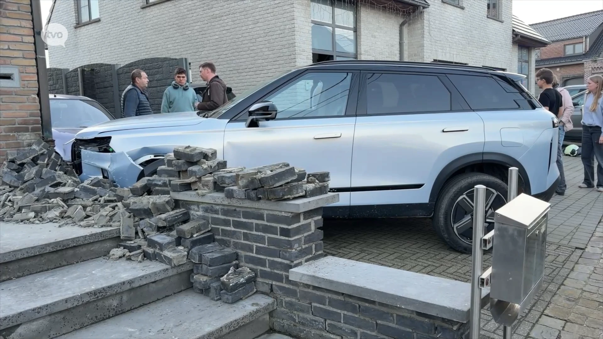 Hoofdafbeelding voor artikel Leerling-bestuurster richt…