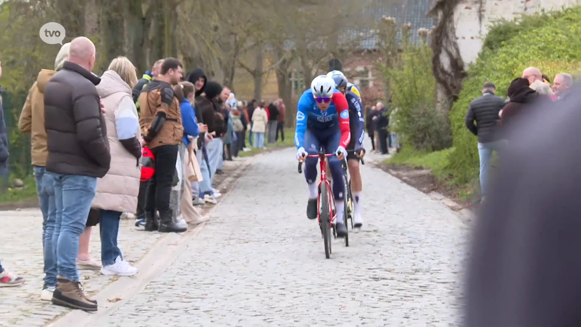 Hoofdafbeelding voor artikel Renners passeren de Paddestraat…
