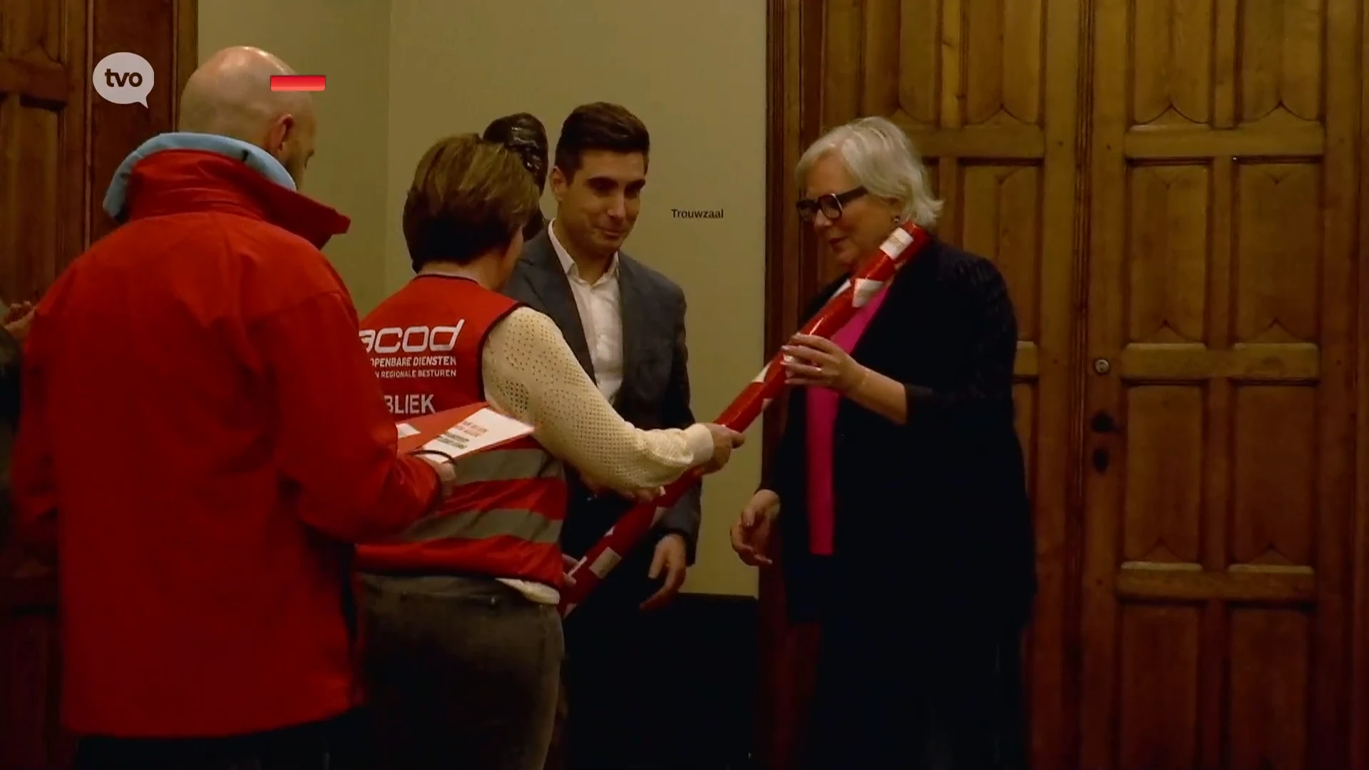 Hoofdafbeelding voor artikel Vakbond overhandigt "dikke…