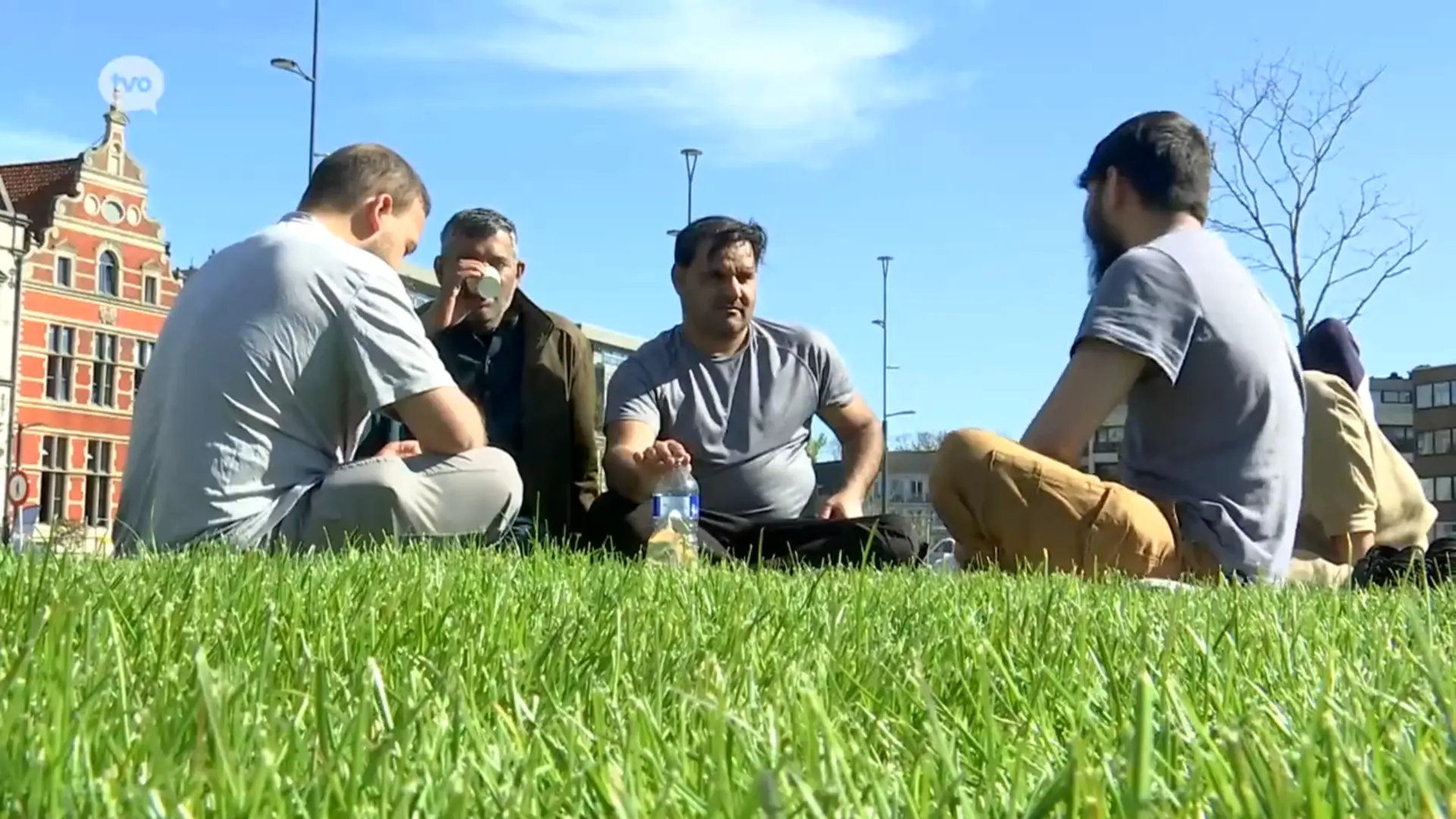 Hoofdafbeelding voor artikel Grasmatten op Grote Markt…