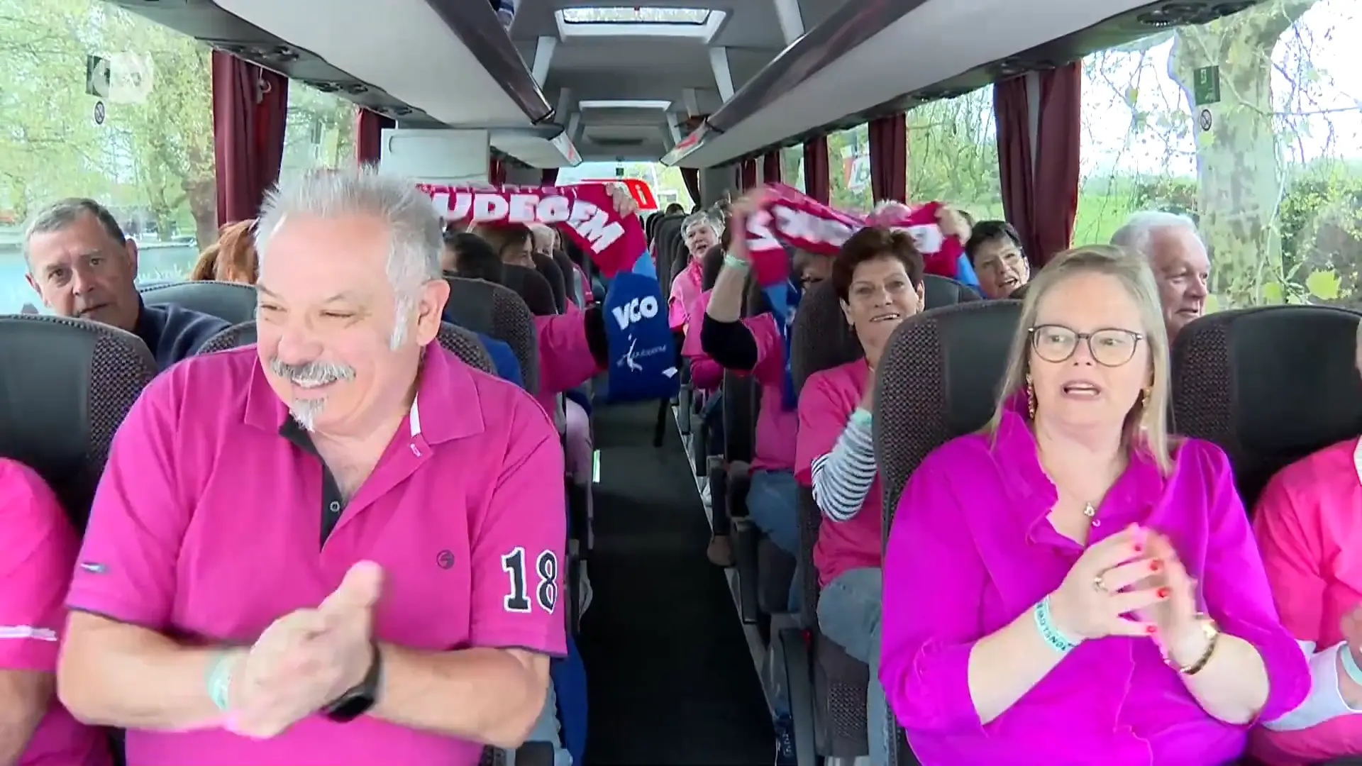 Hoofdafbeelding voor artikel Speelsters en supporters VC…