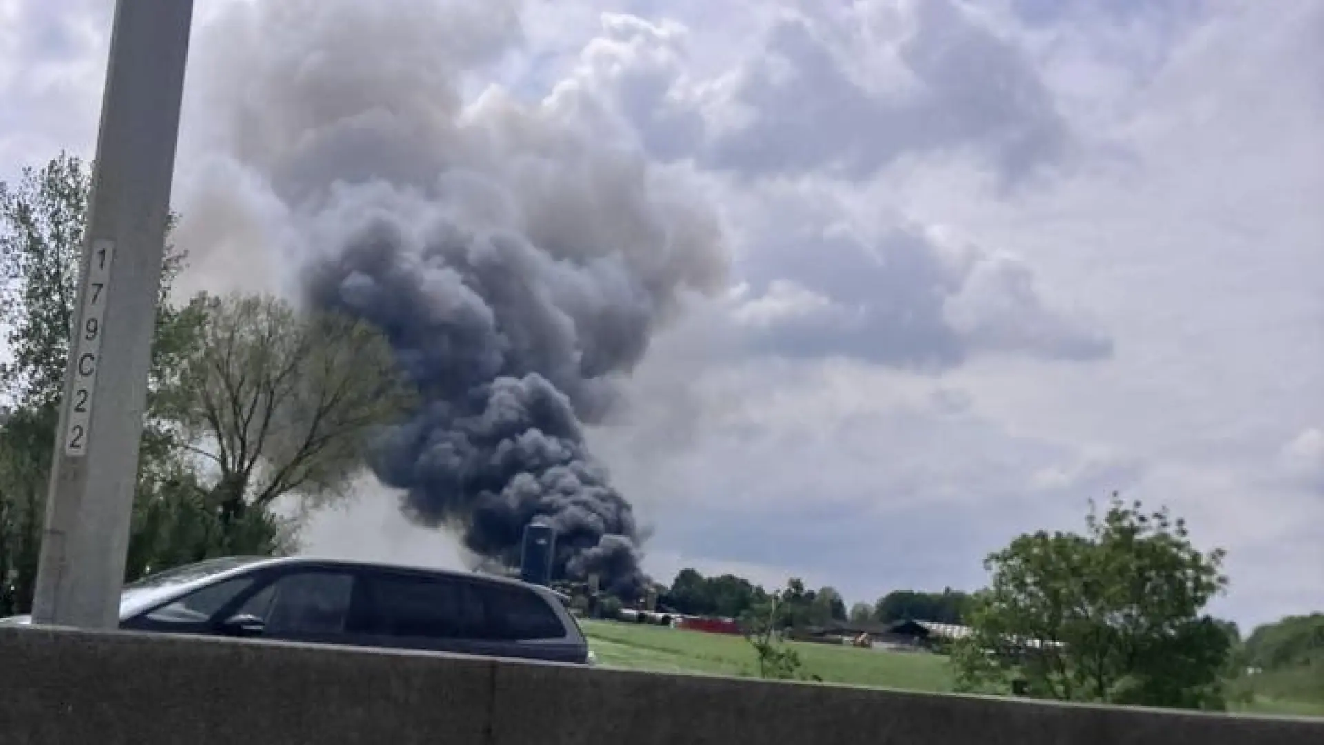 Hoofdafbeelding voor artikel Uitslaande brand in varkensstal…