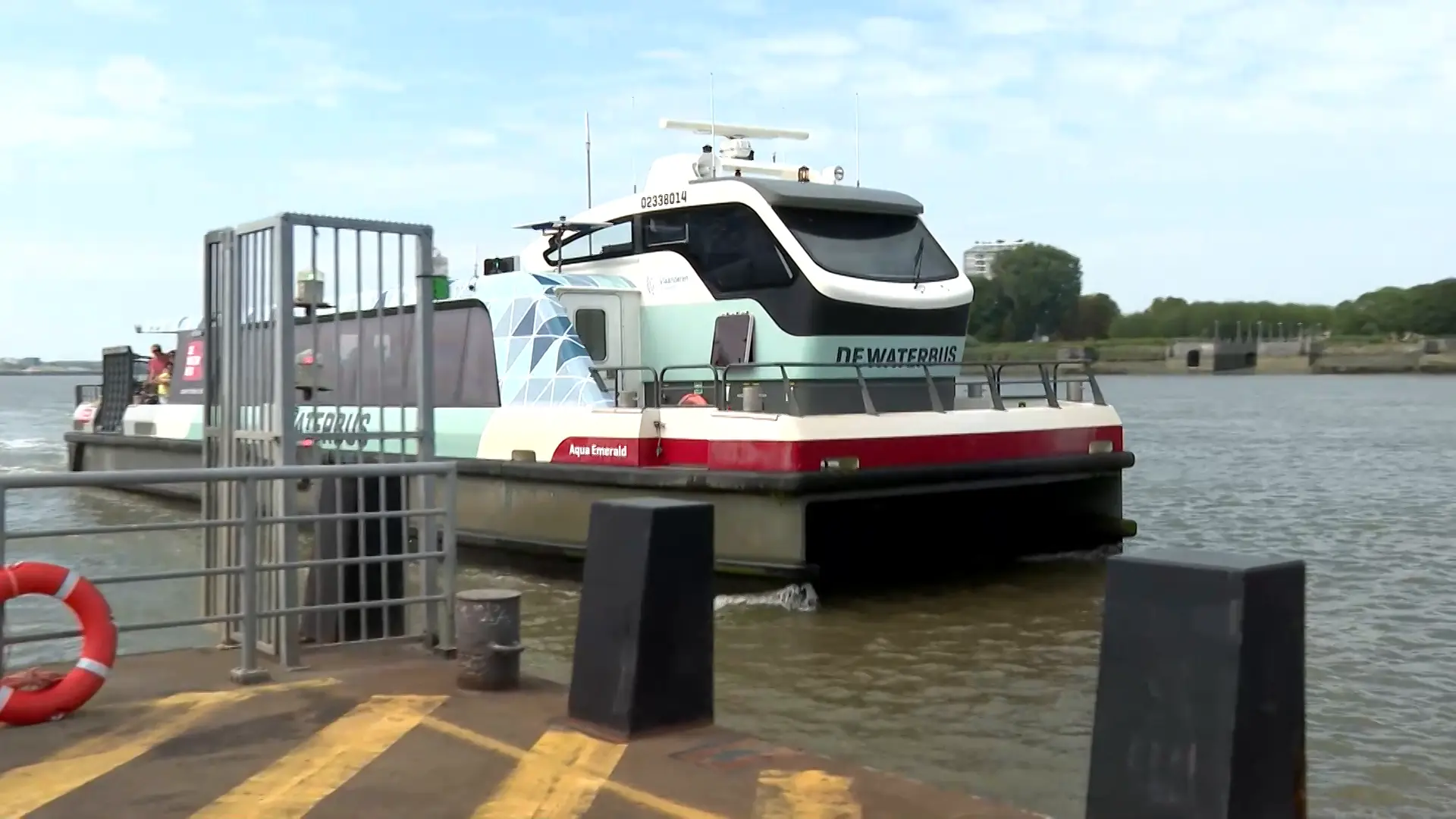 DeWaterbus stopt extra in Hemiksem en Kruibeke tijdens ochtendspits