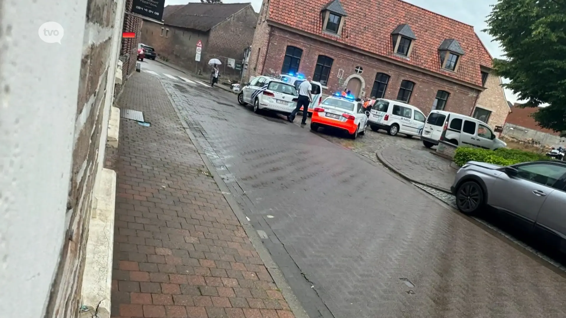 Twee politieagenten gebeten tijdens interventie en overgebracht naar het ziekenhuis
