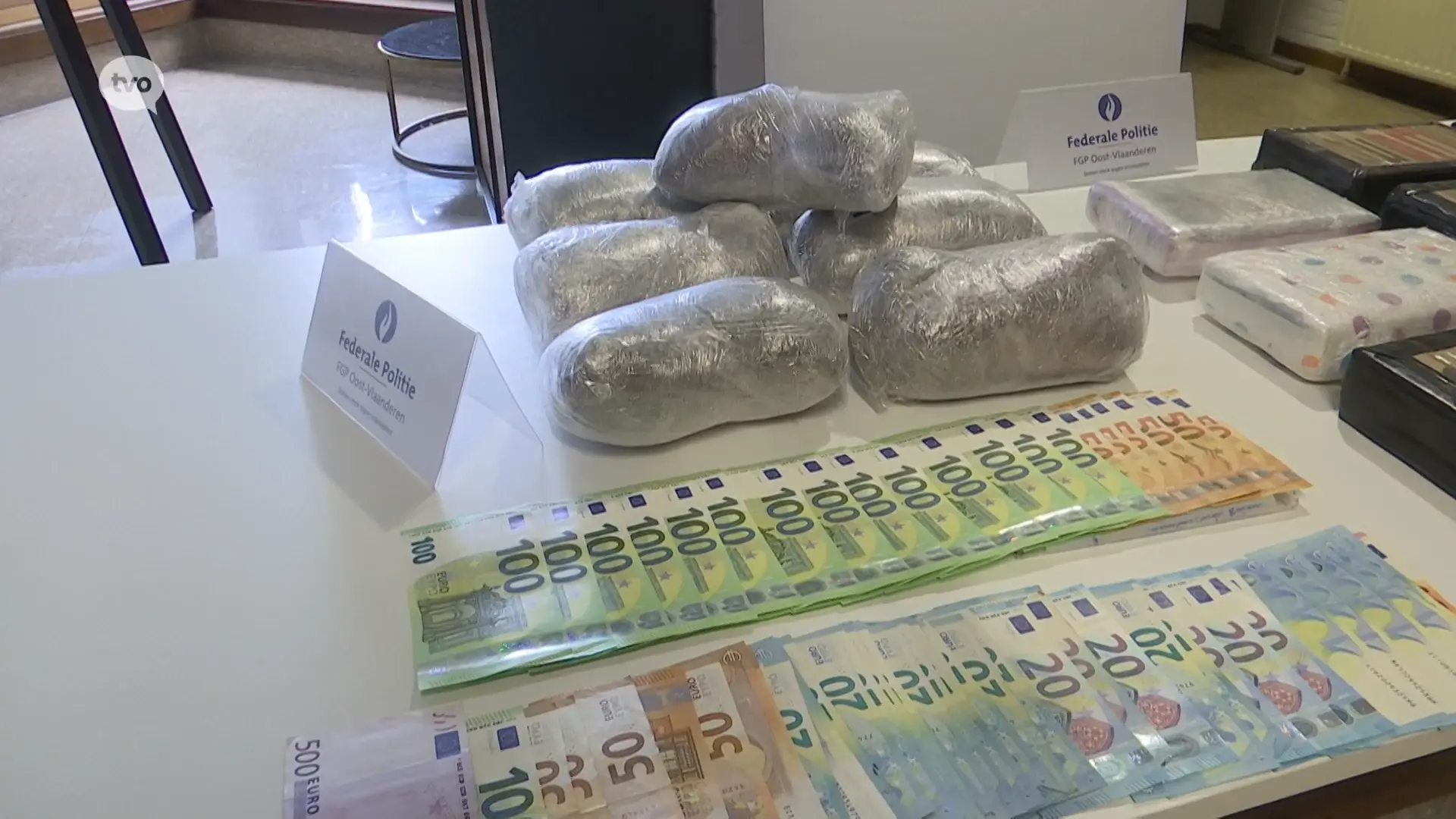 Gerecht neemt 22 pakketten drugs in beslag en 22 sportpaarden voor verwaarlozing