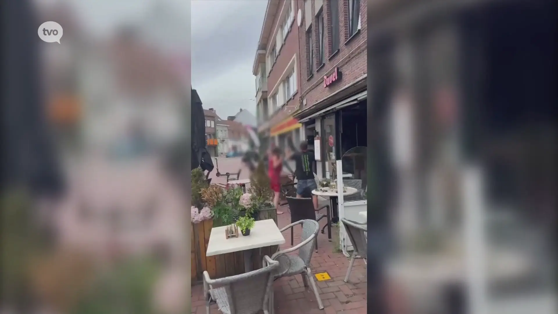 Hoofdafbeelding voor artikel Agressieve klant gooit deur…