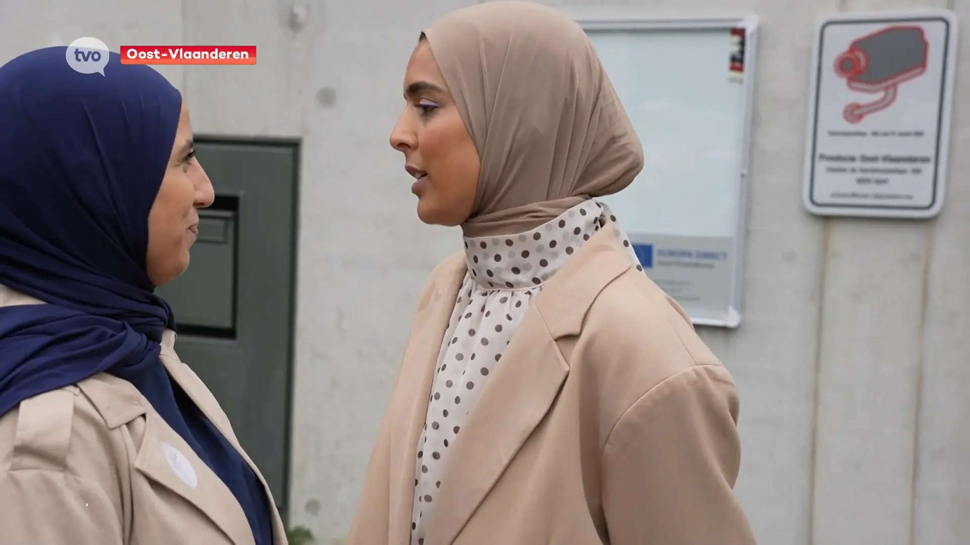 Hadija krijgt ontslag omdat ze hoofdoek niet wil afdoen in de klas, provinciebestuur reageert: "Wij voeren uit wat er in het reglement staat"