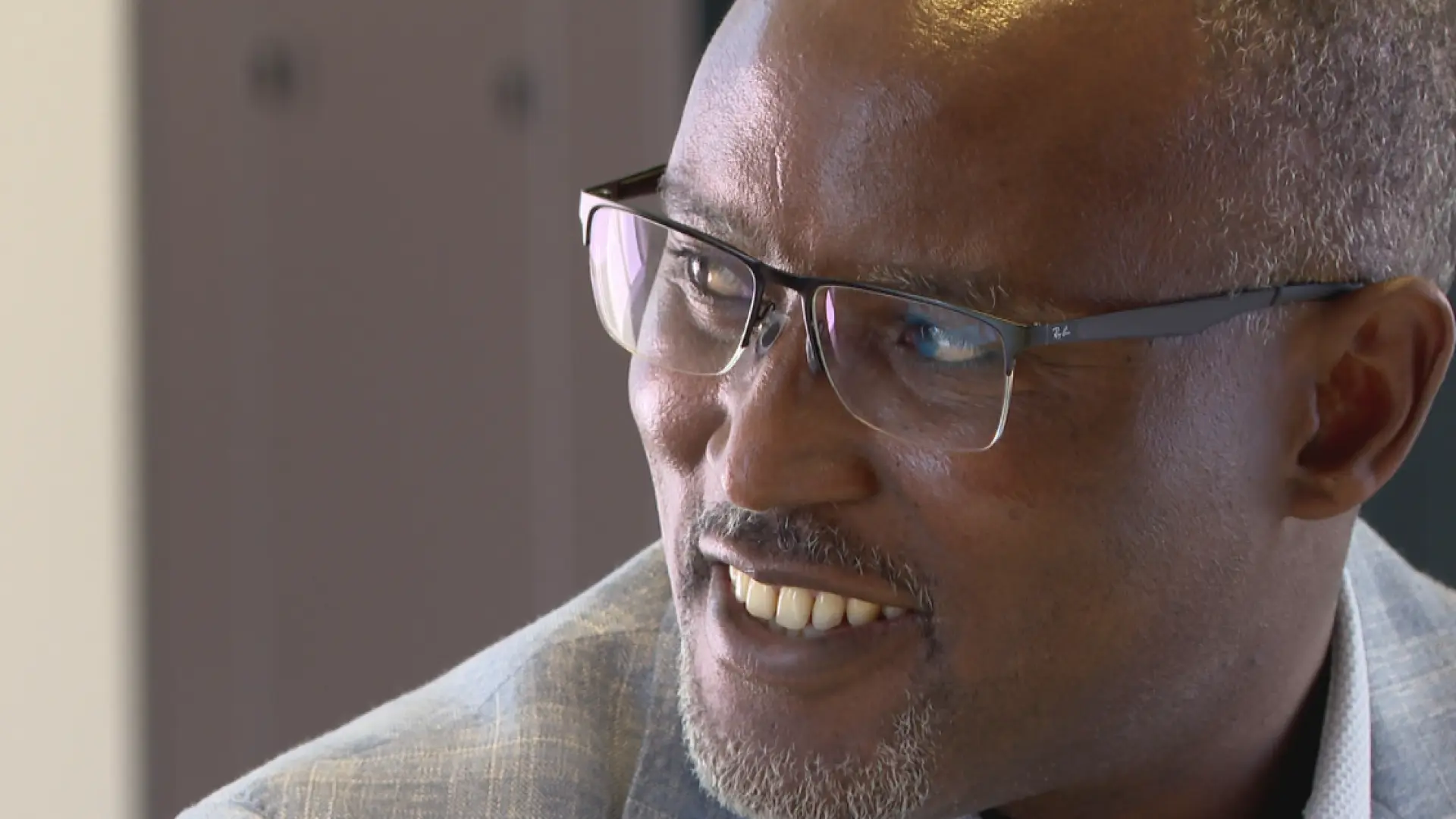 Hoofdafbeelding voor artikel Aalsterse schepen Th&eacute;o Nsengimana…