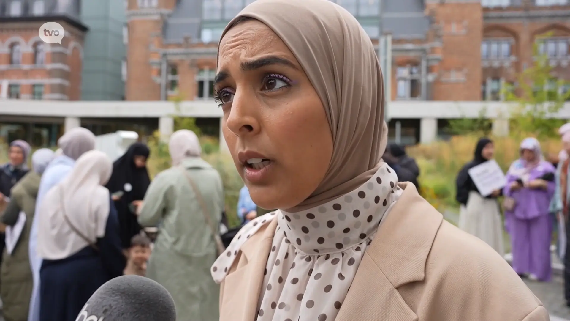 Hoofdafbeelding voor artikel Hadija ontslagen omdat ze…