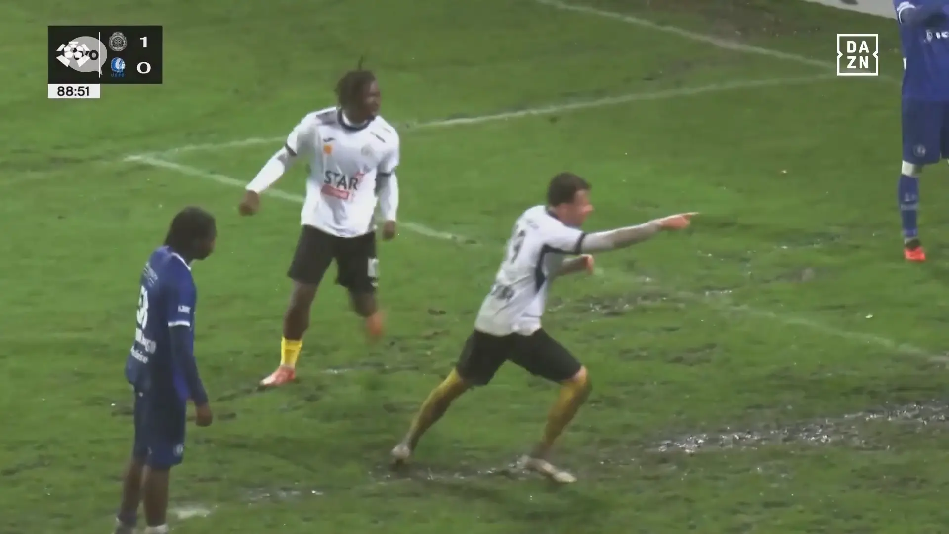 Hoofdafbeelding voor artikel Lokeren wint simpel met 2-0…