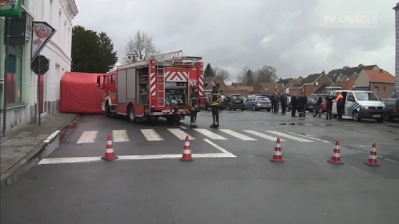 Man overlijdt na botsing tegen huis in Oudegem