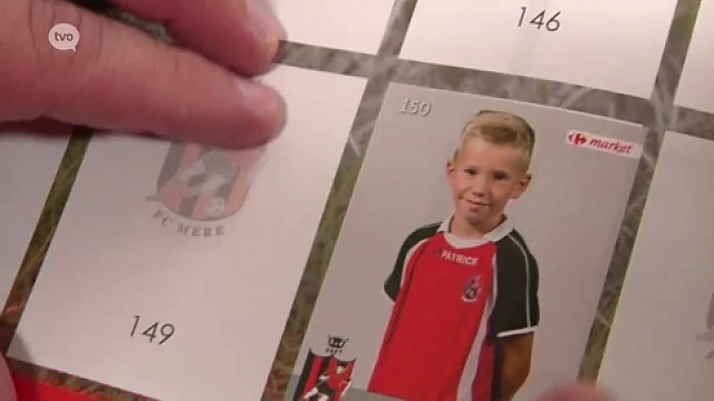 Voetbalclub FC Mere brengt eigen Panini-stickerboek uit