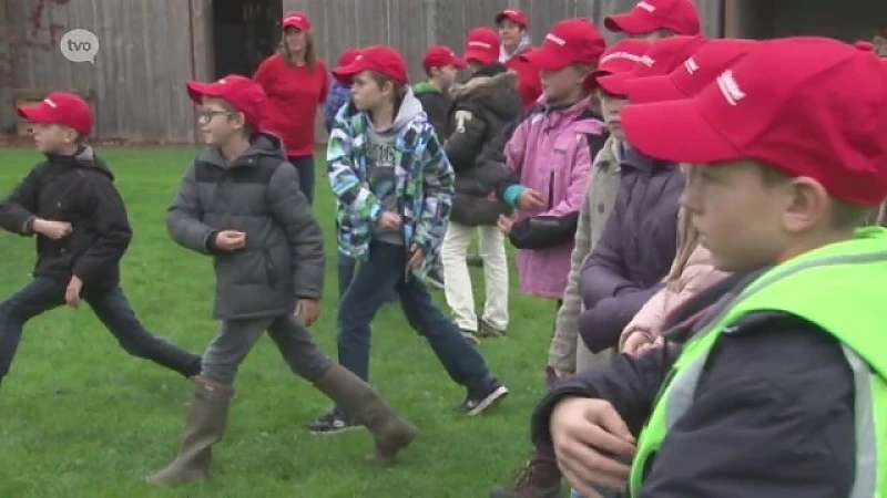 Kinderen zaaien voor gezond, vitaal en betaalbaar voedsel