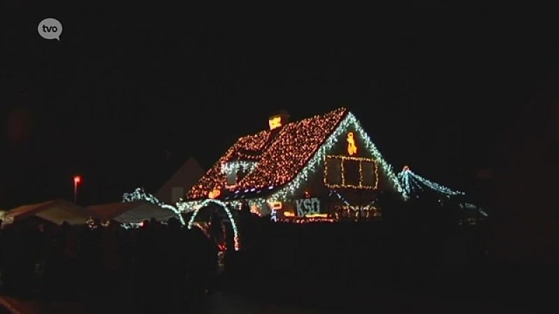 60.000 kerstlampjes rond huis van Ria en Freddy in Overmere