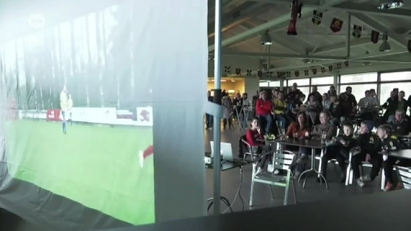 Primeur in provinciaal voetbal: Gestrafte club volgt uitwedstrijd in eigen kantine op groot scherm